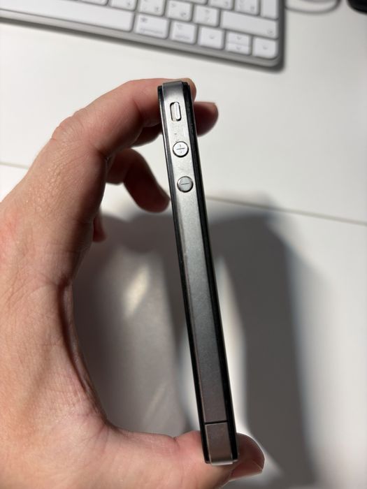 Apple iPhone 4 8Gb Black