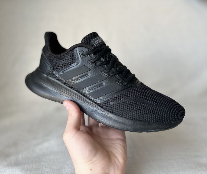 Кросівки жіночі Adidas Runfalcon