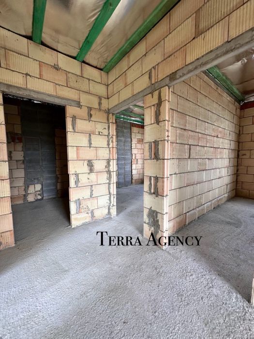 Дуплекс біля Аметист Мол/газ/4 кімнати/кухня вітальня/велика ділянка