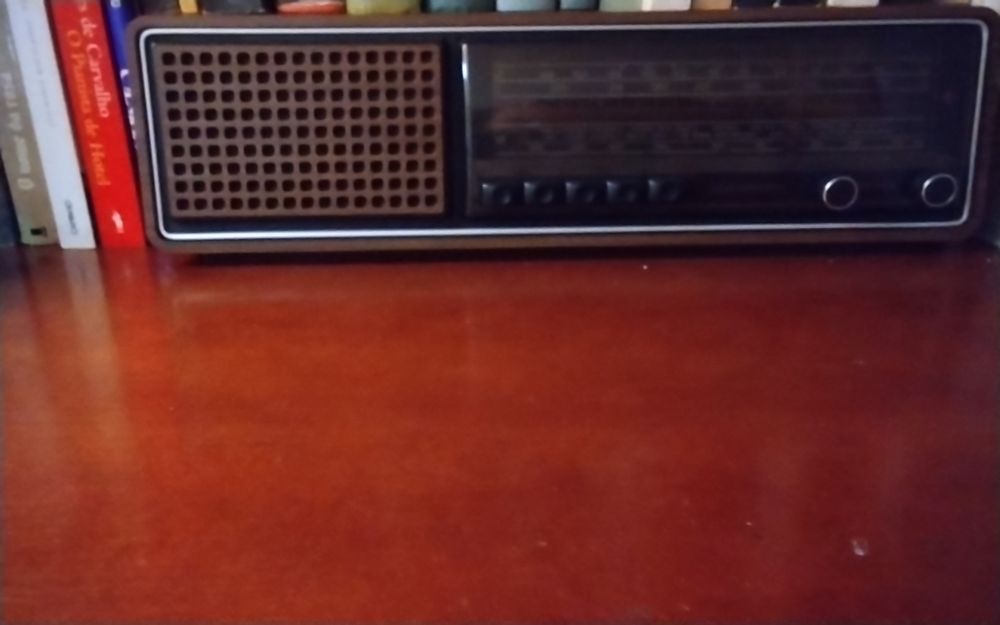 Radio antigo Grundig