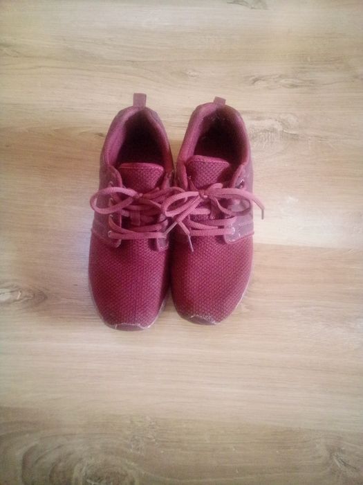 Bordowe buty damskie, sportowe