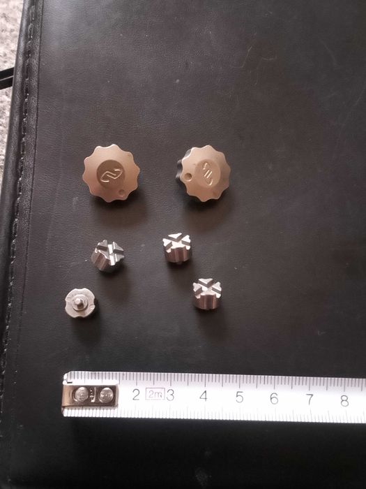 2x Gałka Newport KD.75 + 4x Blaszki stykowe mikroprzełącznika – STAN BDB