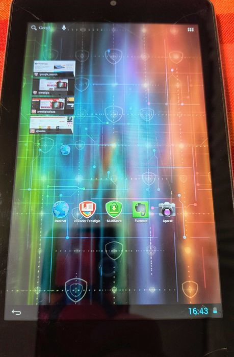 Trzy tablety tablet Archos Prestigio Overmax