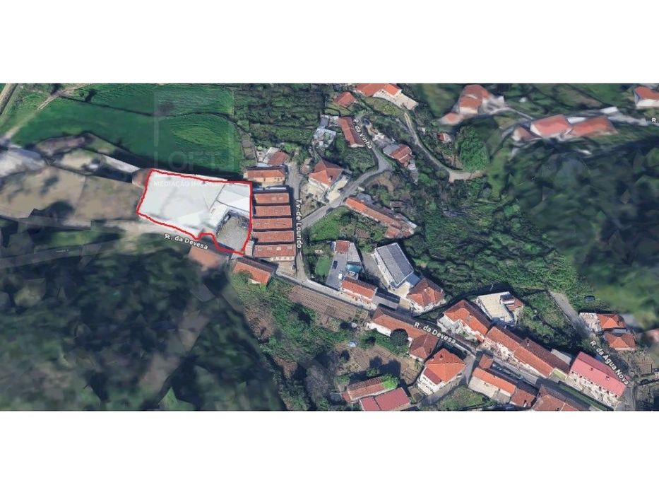 Armazém em Candoso S. Martinho