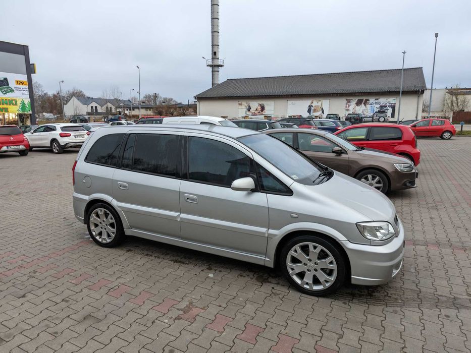 Opel Zafira A OPC