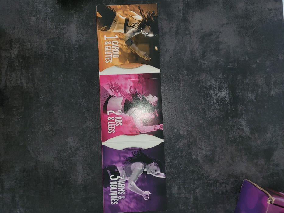 Zumba Fitness Exhilarate zestaw 7 DVD + 3 DFD + Toning Stucks