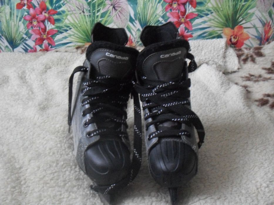 Sprzedam tanio łyżwy Figurowe i Hokejowe