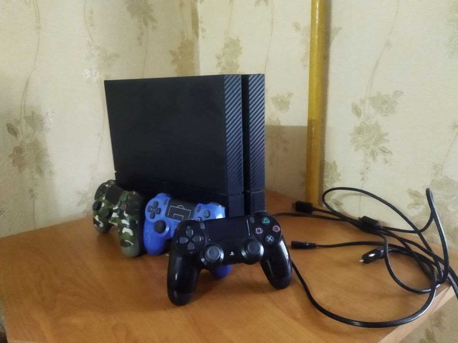 PlayStation 4 Slim 500 GB Carbon Black + 2  original джойстики + HDMI та кабель живлення