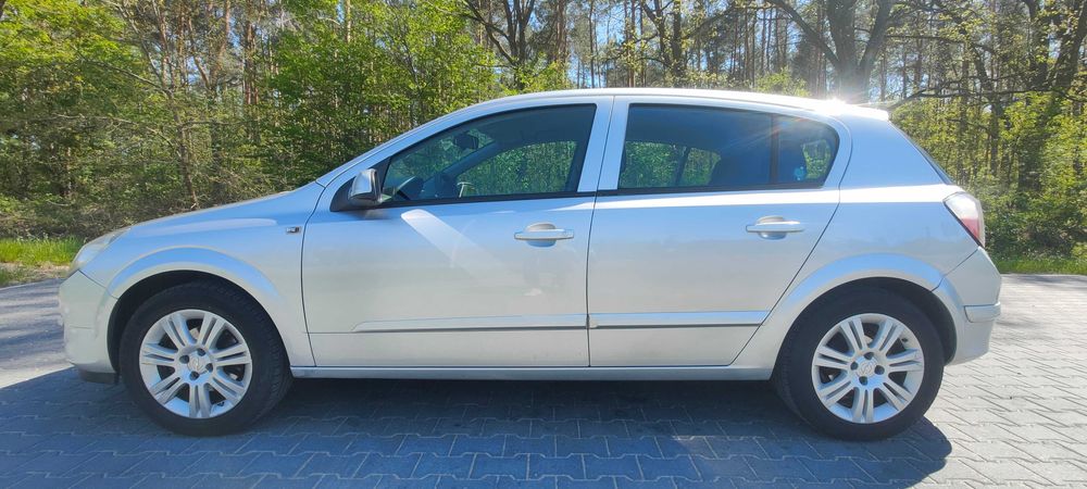 Opel Astra H benzyna 1.4
