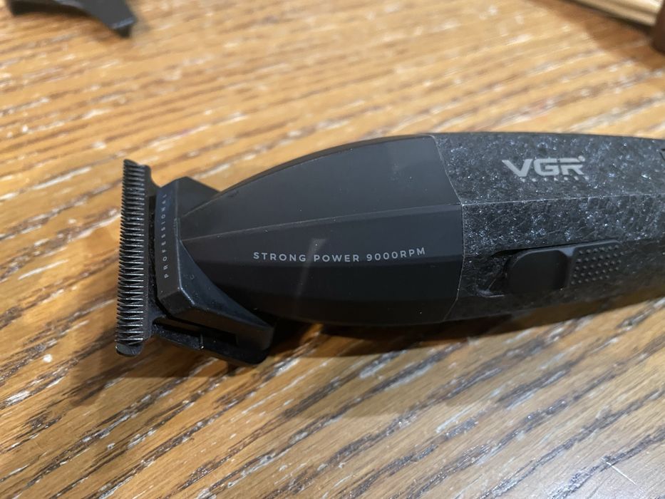 Maszynka do strzyżenia i trymer VGR V640