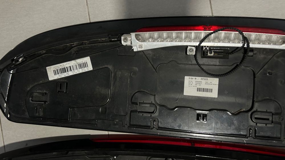Spoiler/tampa superior da mala com a terceira Luz de travão(LED) de uma BMW usado
