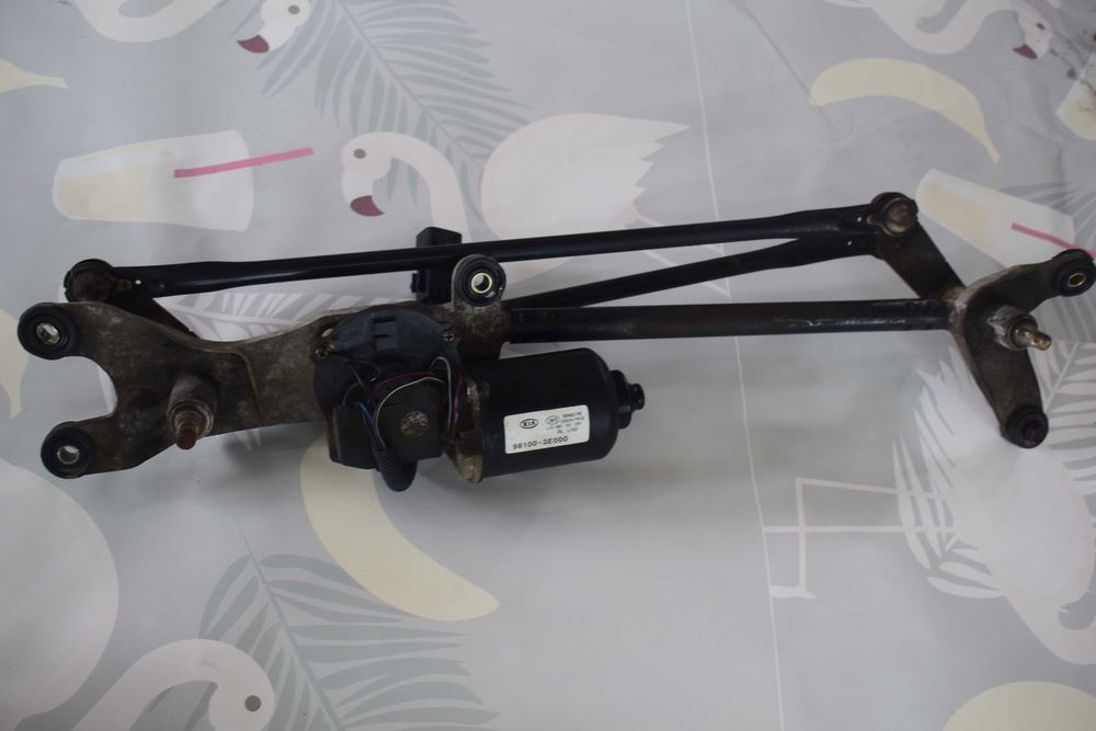 Mechanizm wycieraczek silniczek przód Kia Sorento I 07R. 98100-3E000