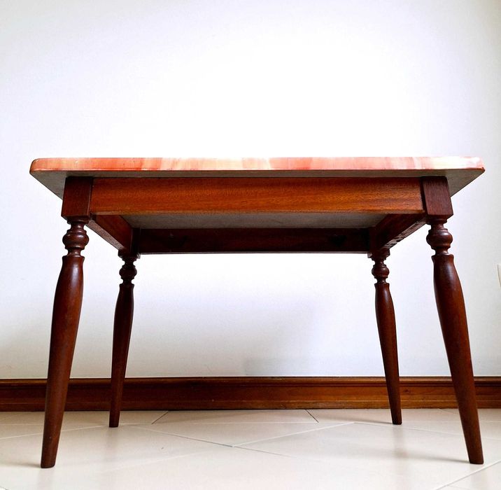 Mesa de centro vintage de resina 70s.