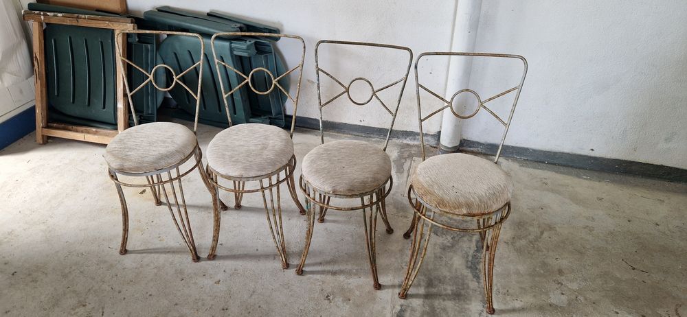 Conjunto mesa e 4 cadeiras