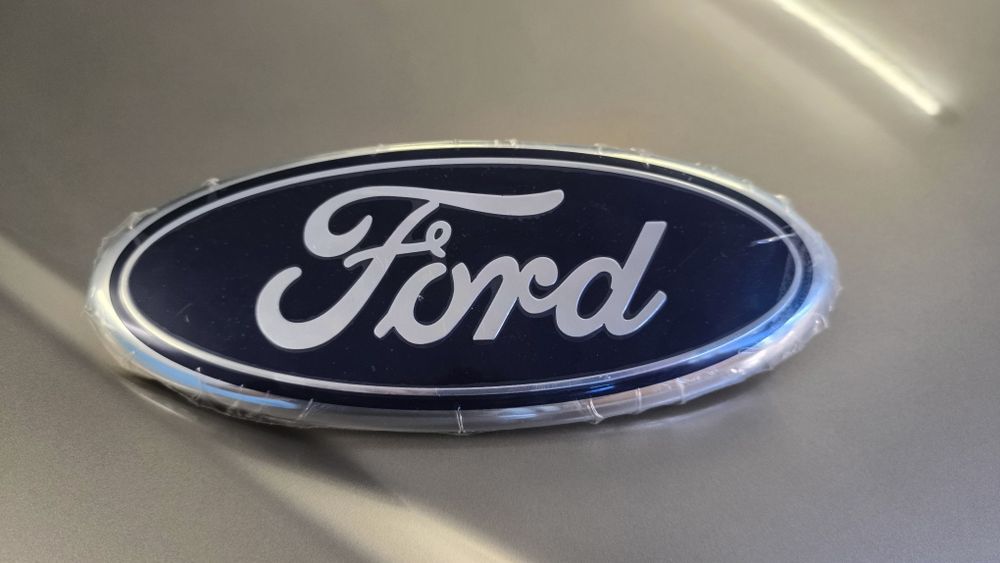 Эмблема решетки радиатора Ford Edge 2015-2023