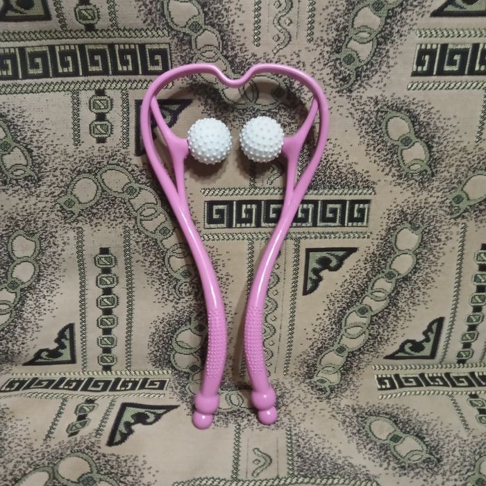 Ручний роликовый масажер для шии 2 штуки нови 100 грн за два