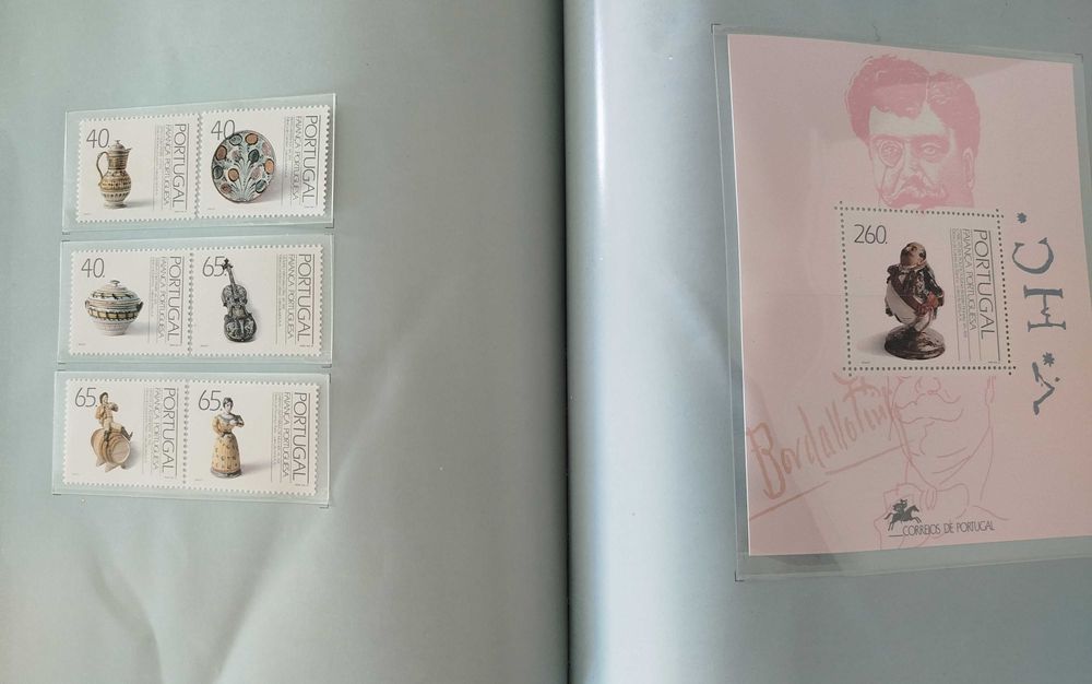 Livro "Faiança Portuguesa", com Selos temáticos, edição dos CTT