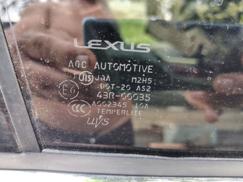 Продам семейный автомобиль