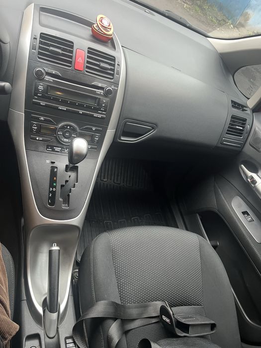 Toyota Auris 2012 (автомат)