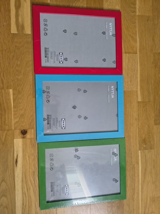 Ramki IKEA NYTTJA 21x30 cm — czerwona, niebieska, zielona — NOWE