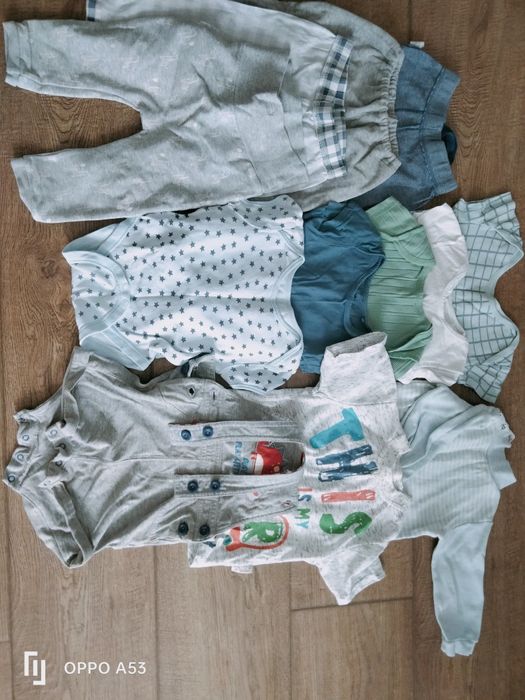 Віддам дитячі речі