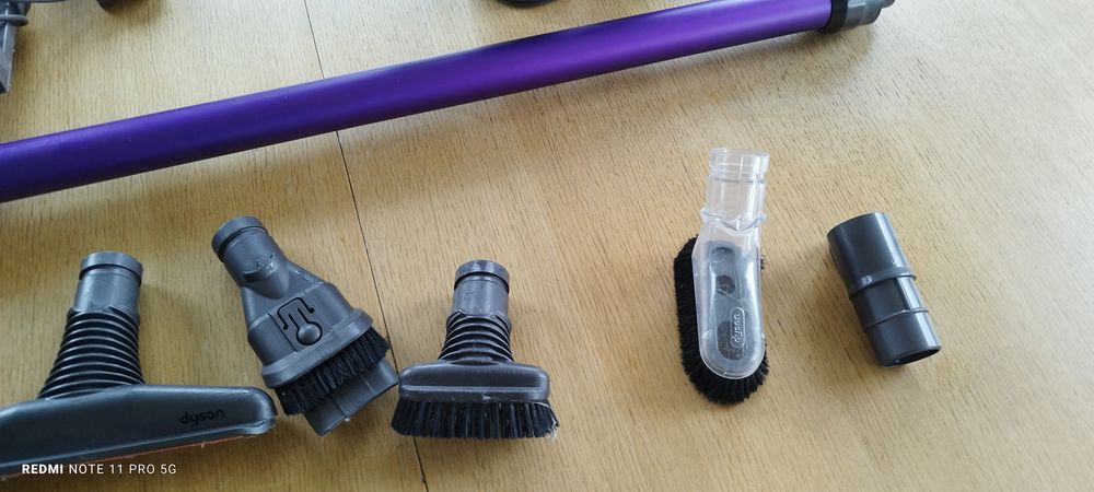Odkurzacz Dyson V6 komplet