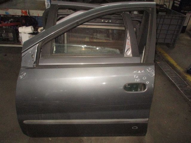 Porta frente esquerda NISSAN Almera Tino (V10)