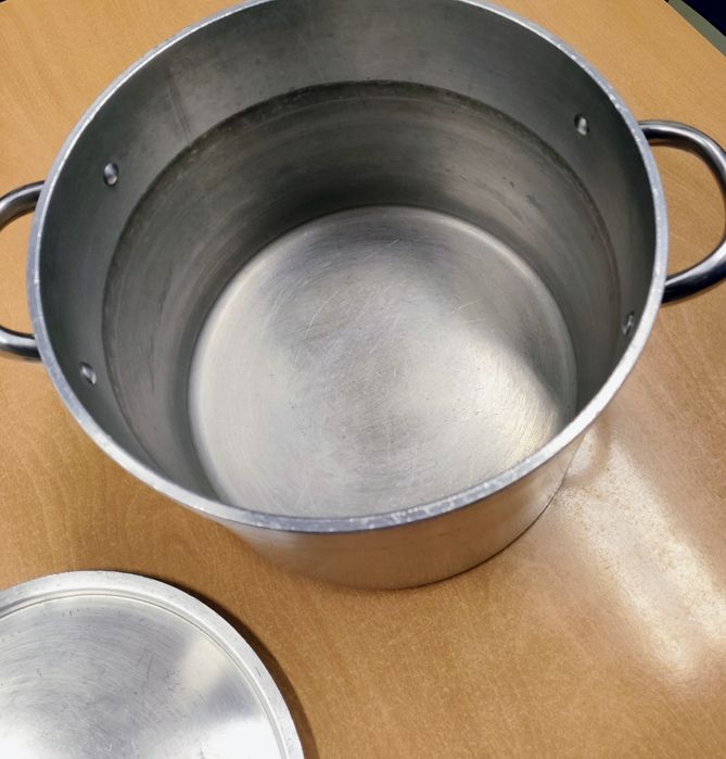 Panela de ferro fundido da Pertos