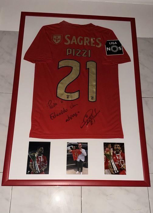 Camisola do pizzi assinada do benfica e emoldurada