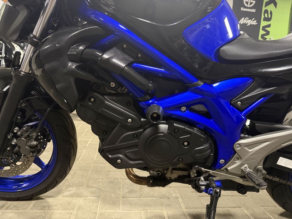 Японский мотоцикл Suzuki Gladius 400 ABS 2012г.