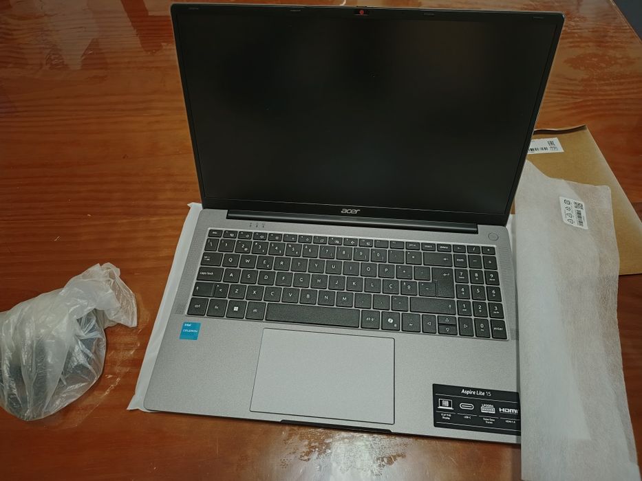 Portátil ACER Aspire lite 15 (NOVO)