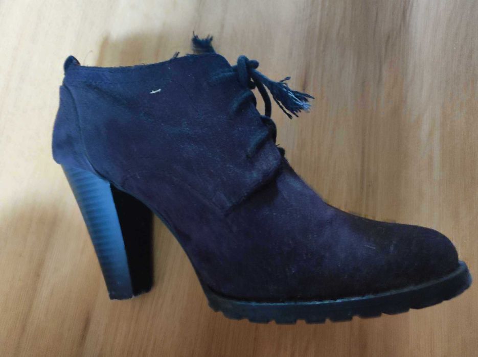 Botins pretos tamanho 38