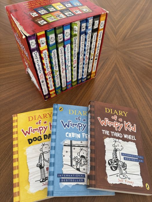 Coleção “Diary of a Wimpy Kid” (O Diário de um Banana) – 12 livros + caixa