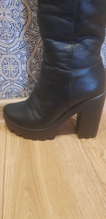 Зимові сапоги на каблуку