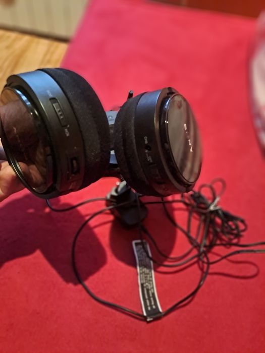 sluchawki bezprzewodowe nauszne sony MDR-RF811R nowe