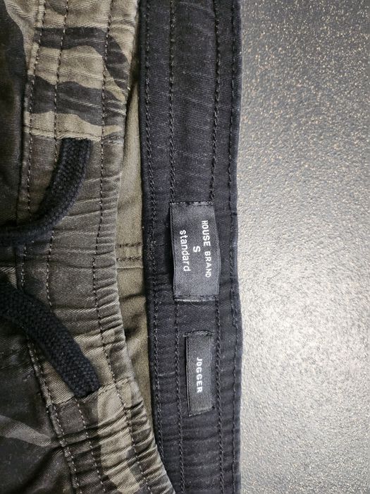 Spodnie męskie w rozmiarze S