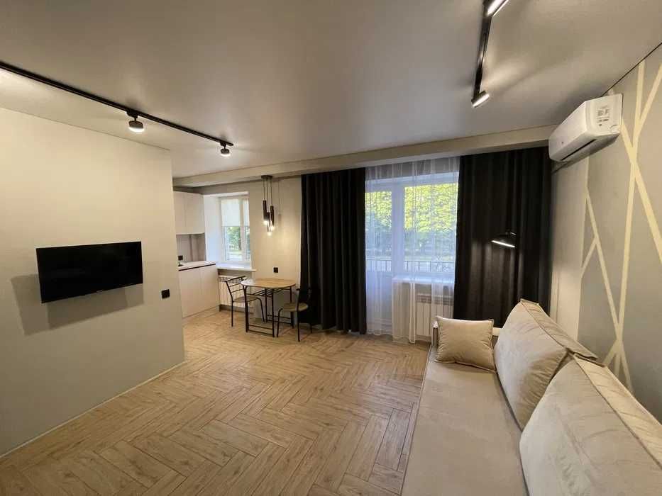 Здам подобово дизайнерську квартиру в центрі Вільнянська