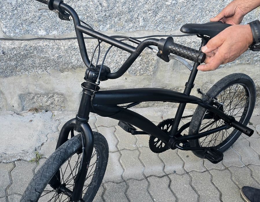 Bicicleta que o guiador gira
