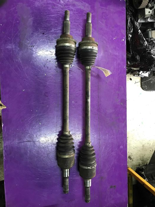 Полуось піввісь привод привід ЗАДНЯ Mazda Tribute