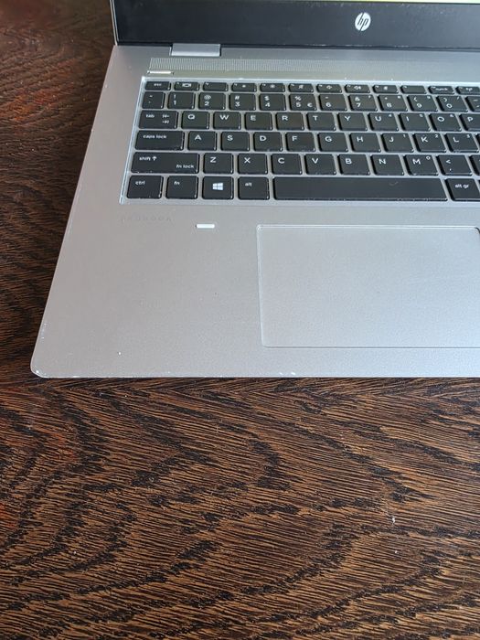 HP Probook 640 G5 plus stacja ładująca