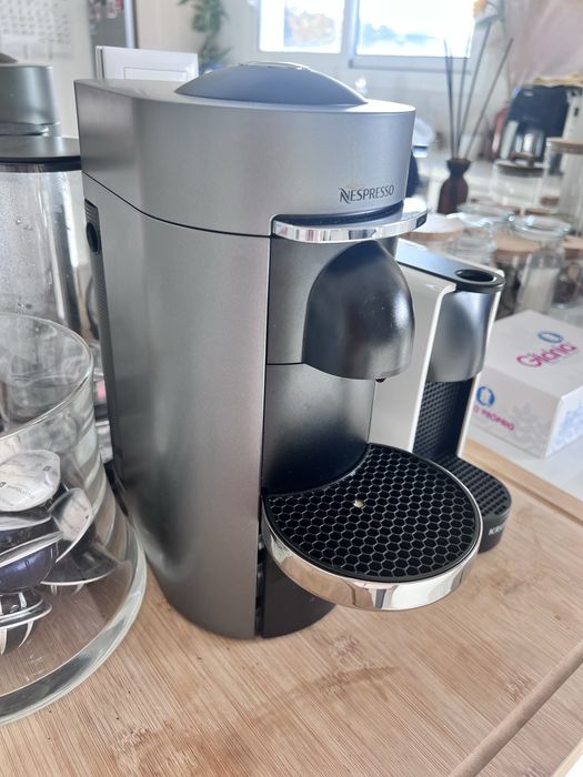 Maquina de café Nespresso VertuoPlus Deluxe