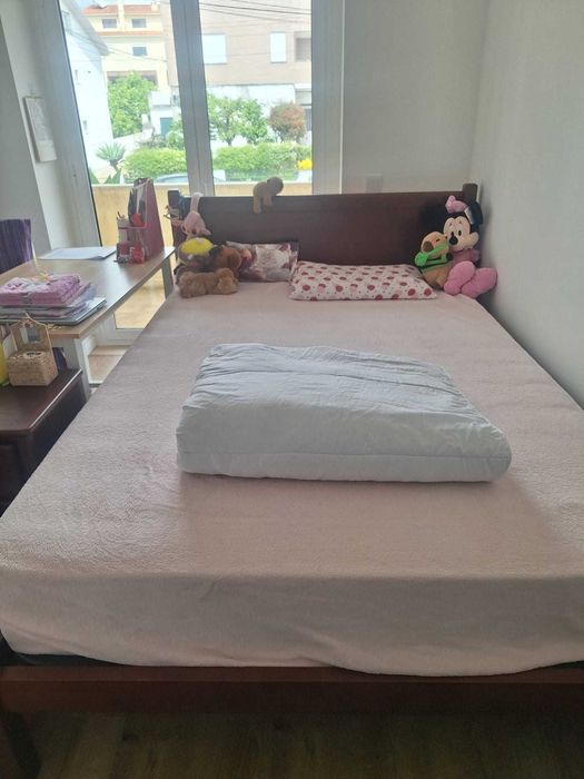 vendo cama de casal de madeira