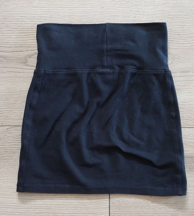 Krótka elegancka spódniczka