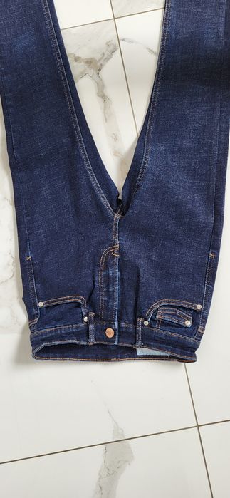 Jeansy rurki Stradivarius XS/S