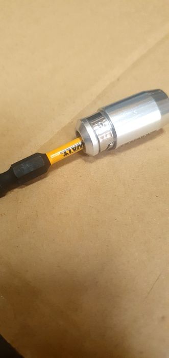 Бітотримач з двома ударними бітами Ph або Pz DeWALT