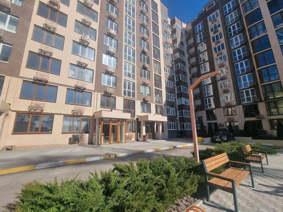 Продам велику 2-кімнатну квартиру біля Центрального парку