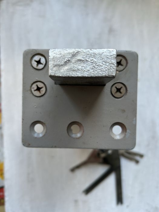 Замок гаражный , накладной , на 2 ключа