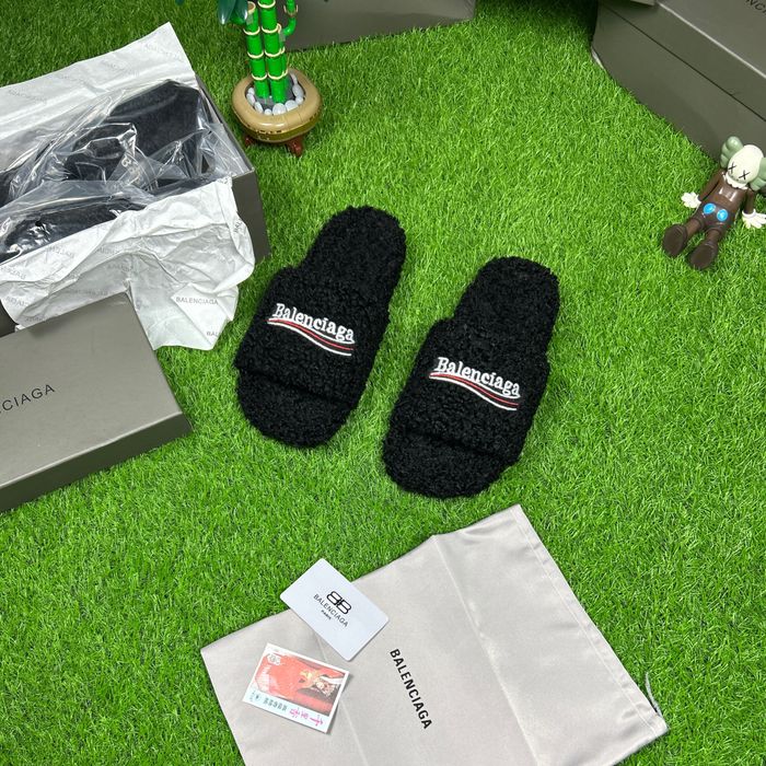 Тапки баленсіага balenciaga slippers 43 розмір останній по знижці, обнова 15.07