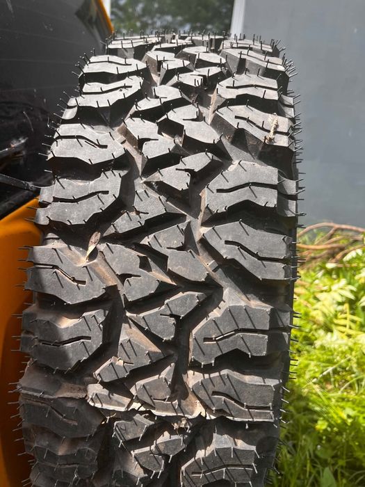 Opony terenowe 235/60 r16