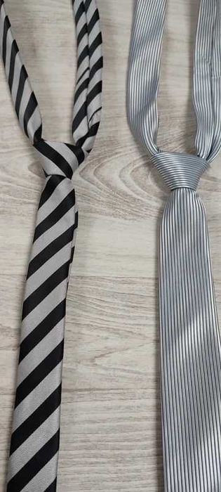 2 wąskie krawaty